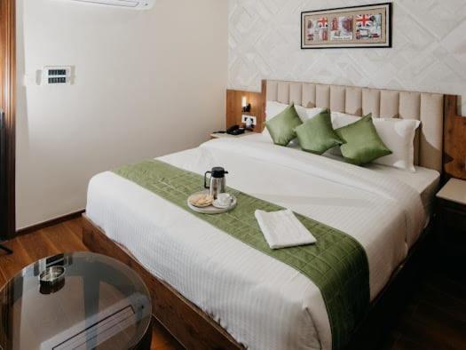 Hotel Emerald Inn Bhopal Exteriör bild